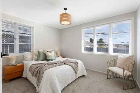 Photo of property in 2/38 Edwards Avenue, Henderson, Auckland, 0610