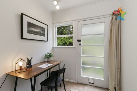 Photo of property in 16 Victory Avenue, Karori, Wellington, 6012