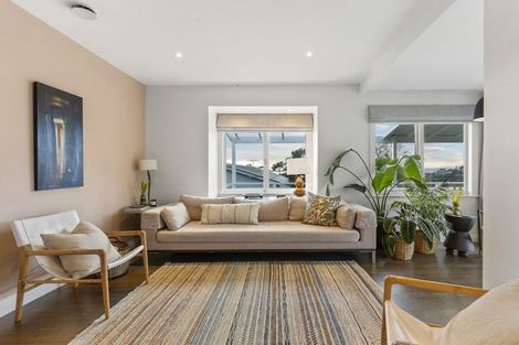 Photo of property in 120 Island Bay Road, Beach Haven, Auckland, 0626