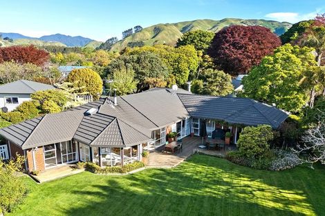 Photo of property in 9a Karaka Grove, Waikanae, 5036