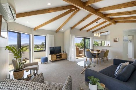 Photo of property in 2/22 Zion Road, Birkenhead, Auckland, 0626