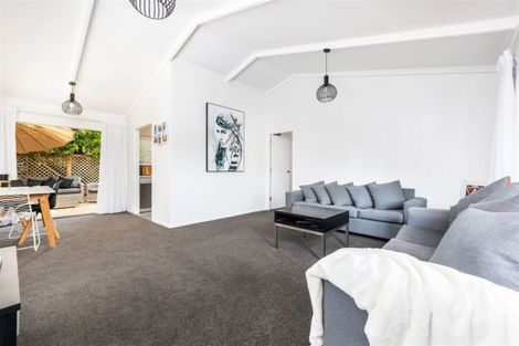Photo of property in 2/25 Lucinda Place, Glen Eden, Auckland, 0602