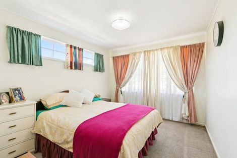 Photo of property in 24 Turriff Crescent, Tawa, Wellington, 5028