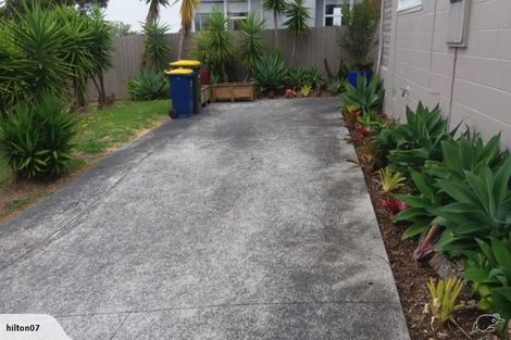 Photo of property in 1/27 Neptune Avenue, Beach Haven, Auckland, 0626