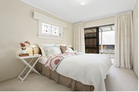Photo of property in 2/56 Ridgemount Rise, Mangere Bridge, Auckland, 2022
