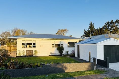 Photo of property in 5 Nikau Street, Inglewood, 4330