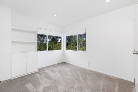 Photo of property in 38 Kittiwake Drive, Schnapper Rock, Auckland, 0632