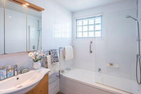 Photo of property in 4-u16 Seaview Road, Paraparaumu Beach, Paraparaumu, 5032