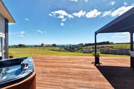 Photo of property in 1 Wilson Road, Urenui, 4375