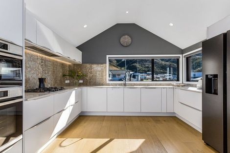 Photo of property in 106 Silverstream Road, Crofton Downs, Wellington, 6035