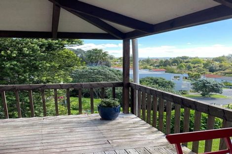 Photo of property in 9a Rangatira Road, Birkdale, Auckland, 0626