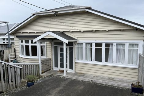 Photo of property in 51 Overtoun Terrace, Hataitai, Wellington, 6021