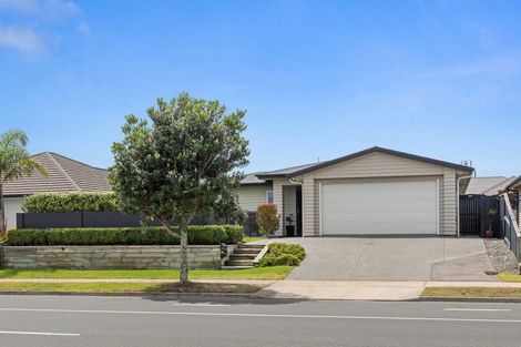 Photo of property in 77 Sandhurst Drive, Papamoa Beach, Papamoa, 3118
