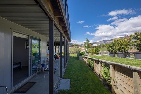 Photo of property in 48 Minaret Ridge, Wanaka, 9305