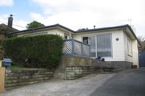 Photo of property in 85 Fraser Street, Wainuiomata, Lower Hutt, 5014