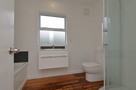 Photo of property in 1 Tainui Street, Raumati Beach, Paraparaumu, 5032