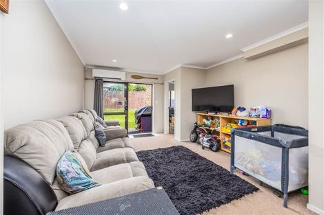 Photo of property in 98c Naylors Drive, Mangere, Auckland, 2022