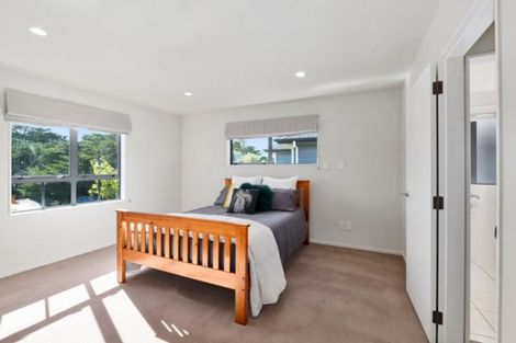 Photo of property in 2c Observatory Close, Whitby, Porirua, 5024