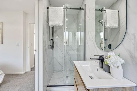 Photo of property in 27 Carole Crescent, Pakuranga, Auckland, 2010