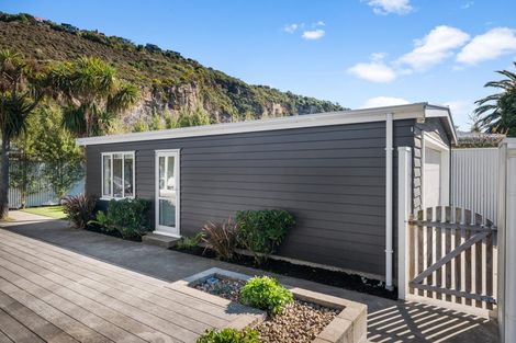 Photo of property in 14 Whitfield Street, Sumner, Christchurch, 8081