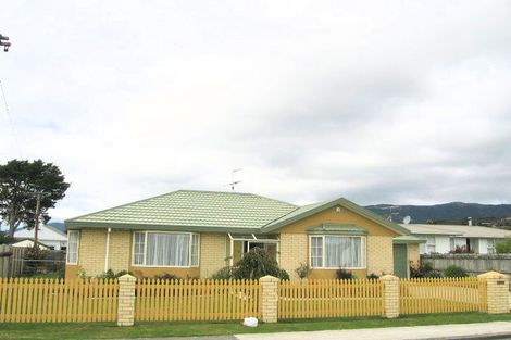 Photo of property in 40 Ebdentown Street, Ebdentown, Upper Hutt, 5018