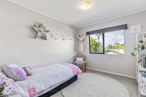 Photo of property in 6 Nielsen Place, Massey, Auckland, 0614