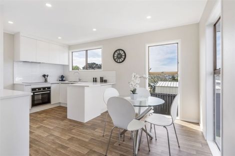 Photo of property in 1/14 Catkin Crescent, Papatoetoe, Auckland, 2025