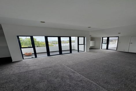 Photo of property in 1/127 Bucklands Beach Road, Bucklands Beach, Auckland, 2012