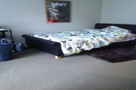 Photo of property in 36b Tamworth Crescent, Newlands, Wellington, 6037