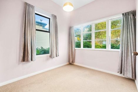 Photo of property in 68 Derwent Street, Island Bay, Wellington, 6023