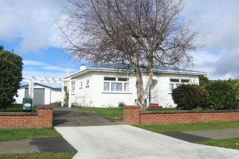 Photo of property in 22 Puriri Terrace, Roslyn, Palmerston North, 4414