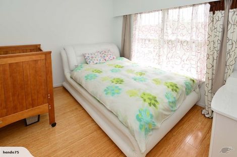 Photo of property in 2/97 Archers Road, Hillcrest, Auckland, 0629