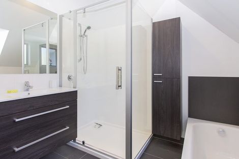 Photo of property in Cornwall Gardens, 2/27 Cornwall Street, St Albans, Christchurch, 8014