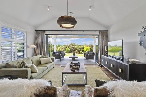 Photo of property in 90 Bushlake Way, Kingseat, Papakura, 2580