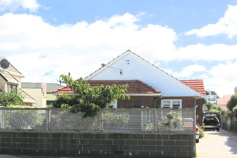 Photo of property in 23 The Quadrant, Miramar, Wellington, 6022