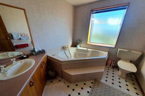 Photo of property in 73 Matipo Street, Riccarton, Christchurch, 8041