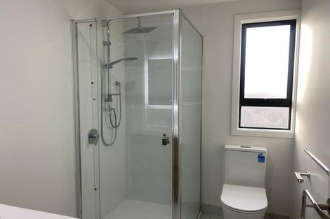 Photo of property in 2/28 Croydon Road, New Lynn, Auckland, 0600