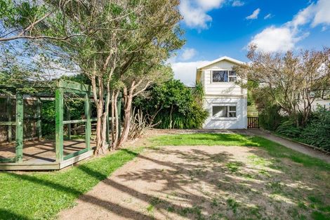Photo of property in 21 Chums Road, Paraparaumu Beach, Paraparaumu, 5032