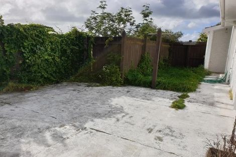 Photo of property in 5 Southern Cross Crescent, Island Bay, Wellington, 6023