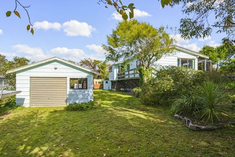 Photo of property in 8 Duncan Street, Waikawa Beach, Manakau, 5573