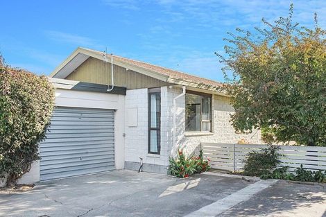 Photo of property in 11 Manor Place, Bryndwr, Christchurch, 8053