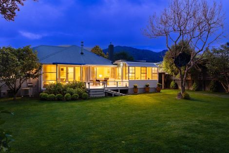 Photo of property in 28 Karu Crescent, Waikanae, 5036