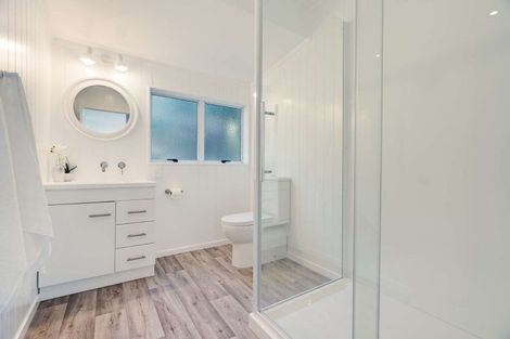 Photo of property in 124 Beach Road, Onerahi, Whangarei, 0110