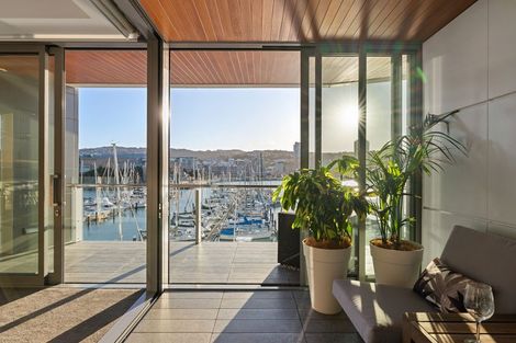 Photo of property in Clyde Quay Wharf, 3b/2 Clyde Quay Wharf, Te Aro, Wellington, 6011