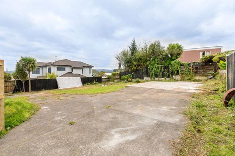 Photo of property in 3a Crompton Road, Massey, Auckland, 0614