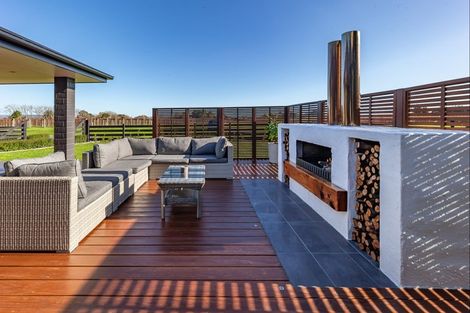 Photo of property in 30 Ohau Gravels Way, Ohau, Levin, 5570