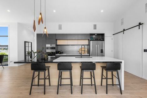 Photo of property in 17 Mike Smith Drive, Cambridge, 3434