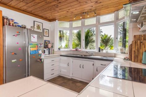 Photo of property in 36 Paturoa Road, Titirangi, Auckland, 0604