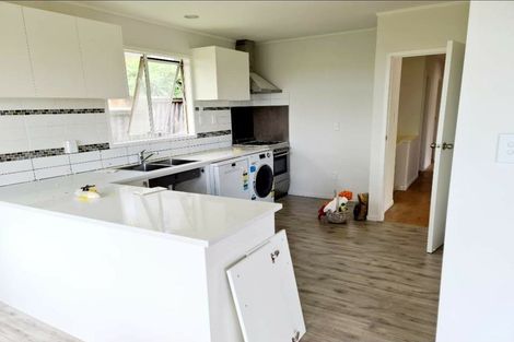 Photo of property in 15 Noeleen Street, Glenfield, Auckland, 0629