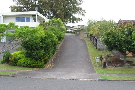 Photo of property in 120 West Harbour Drive, West Harbour, Auckland, 0618
